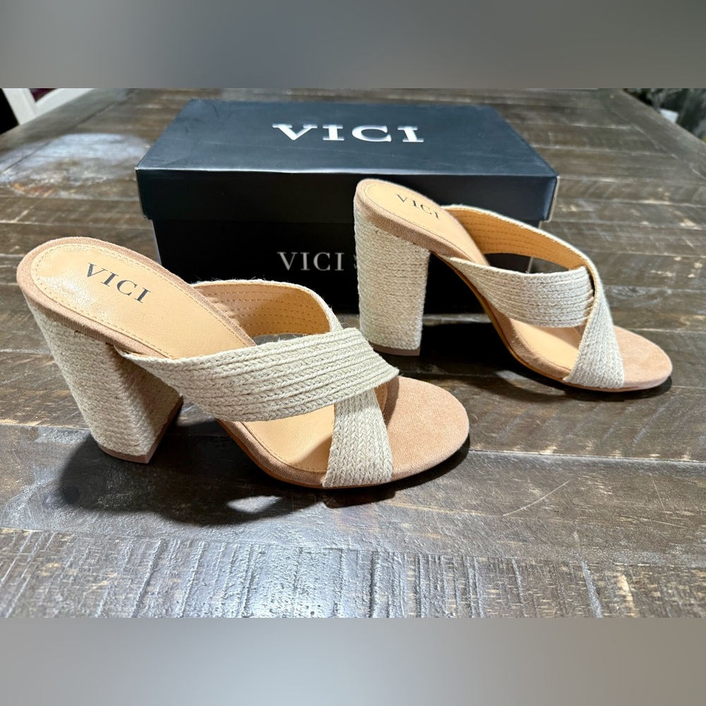 NIB Vici Palmer Criss Cross Heeled Sandal in Camel Sz 8.5 Cruise Vacay Yacht - Picture 7 of 8